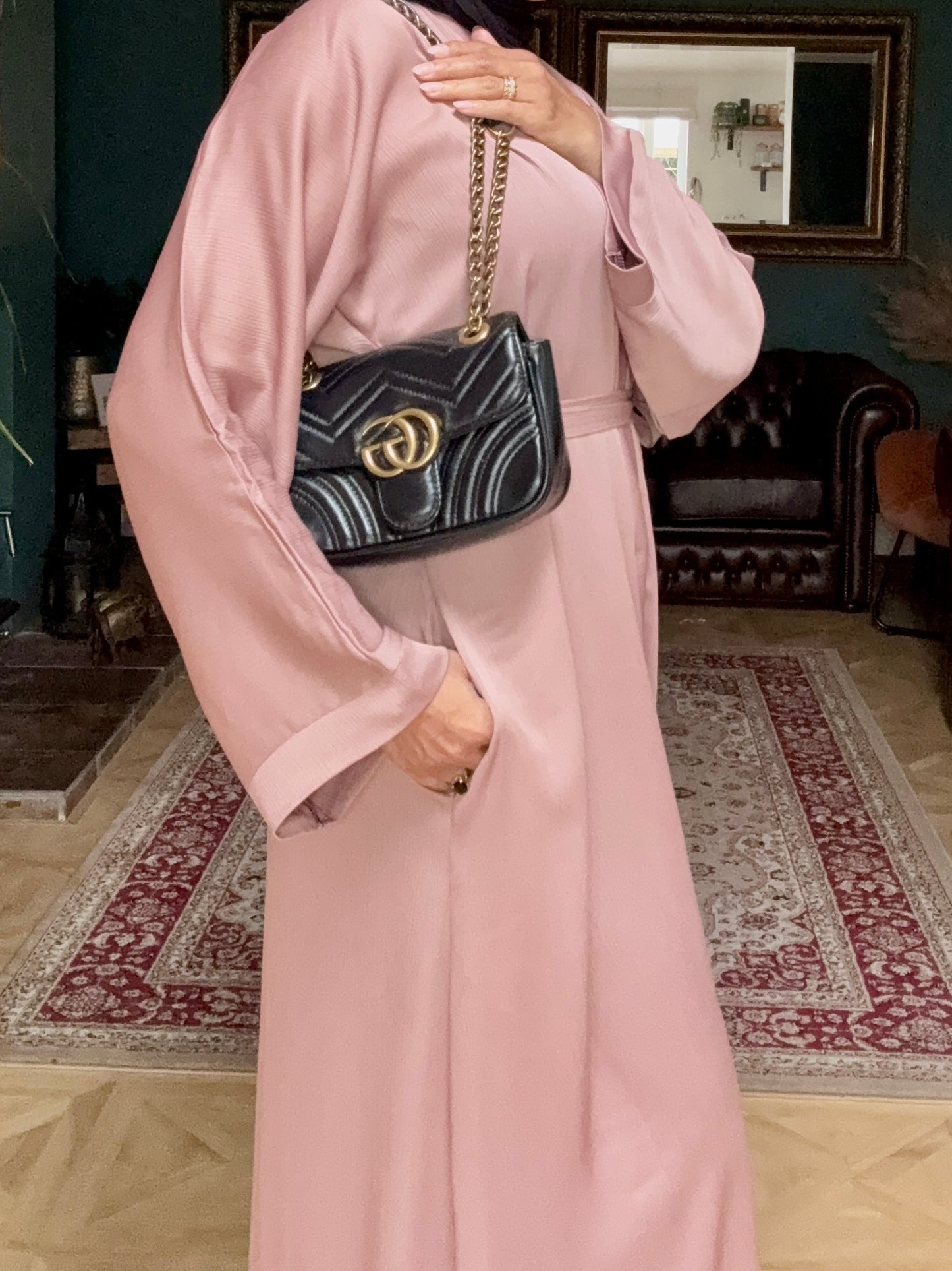 Dusty pink classic lady.