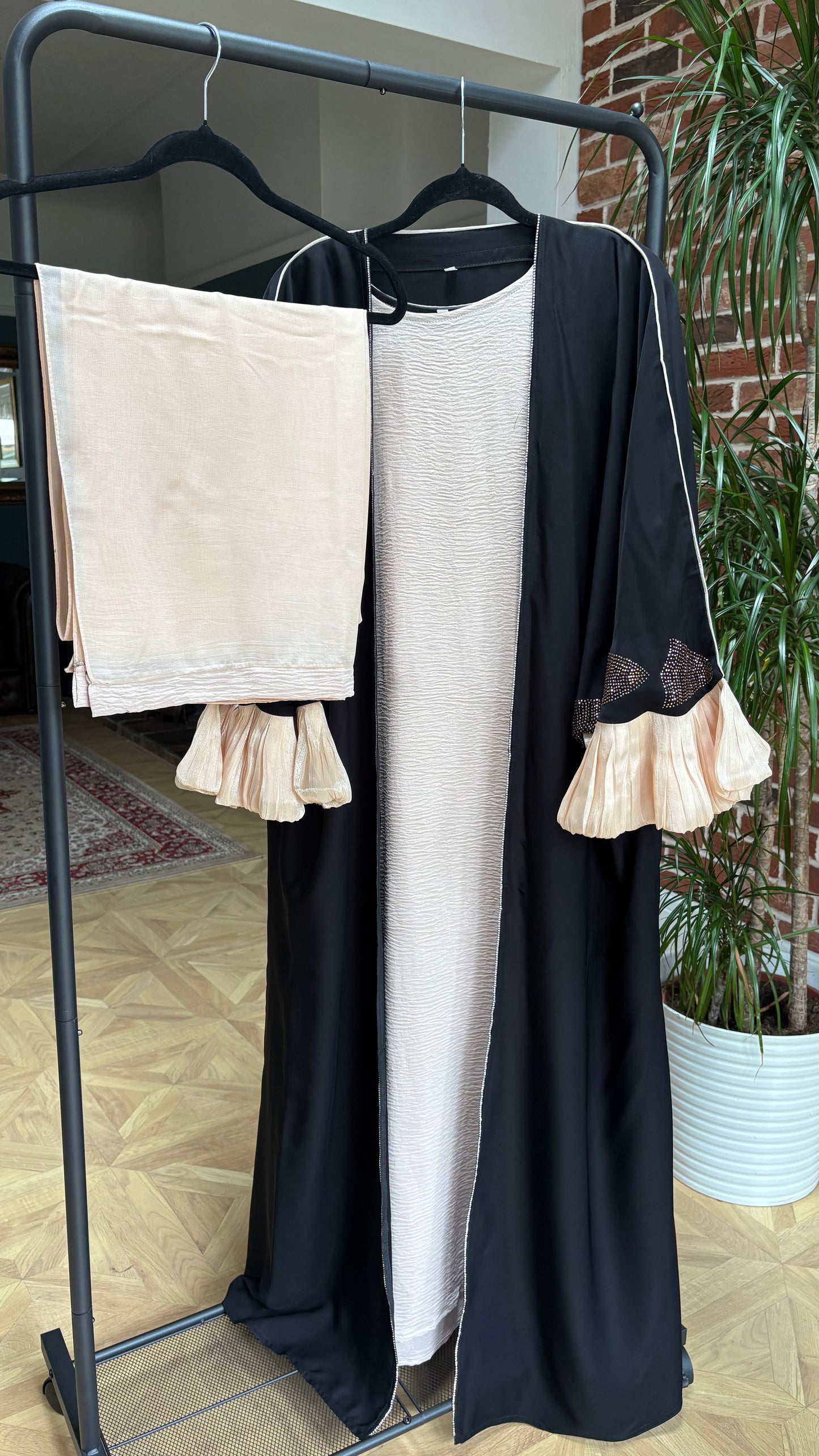 Layla Rouche 3/4 length sleeve