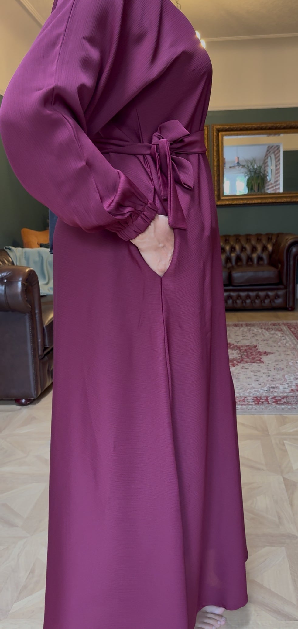 Burgundy classic closed abaya