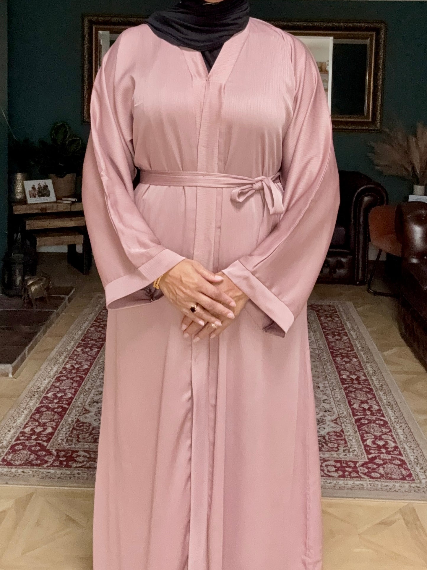 Dusty pink classic lady.