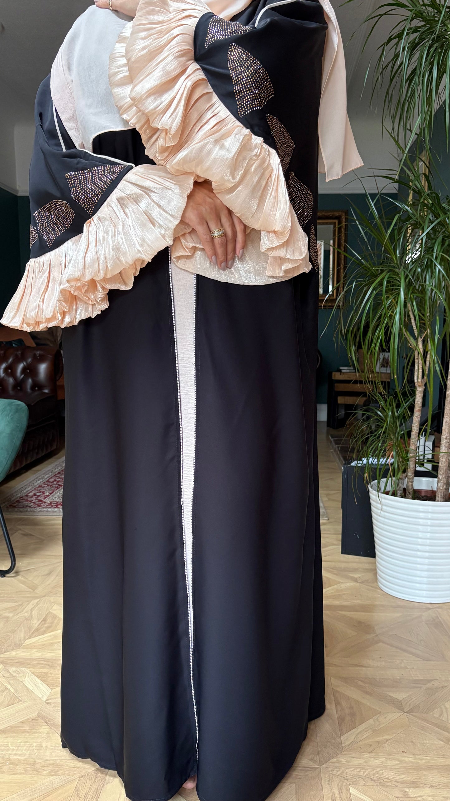 Layla Rouche abaya set