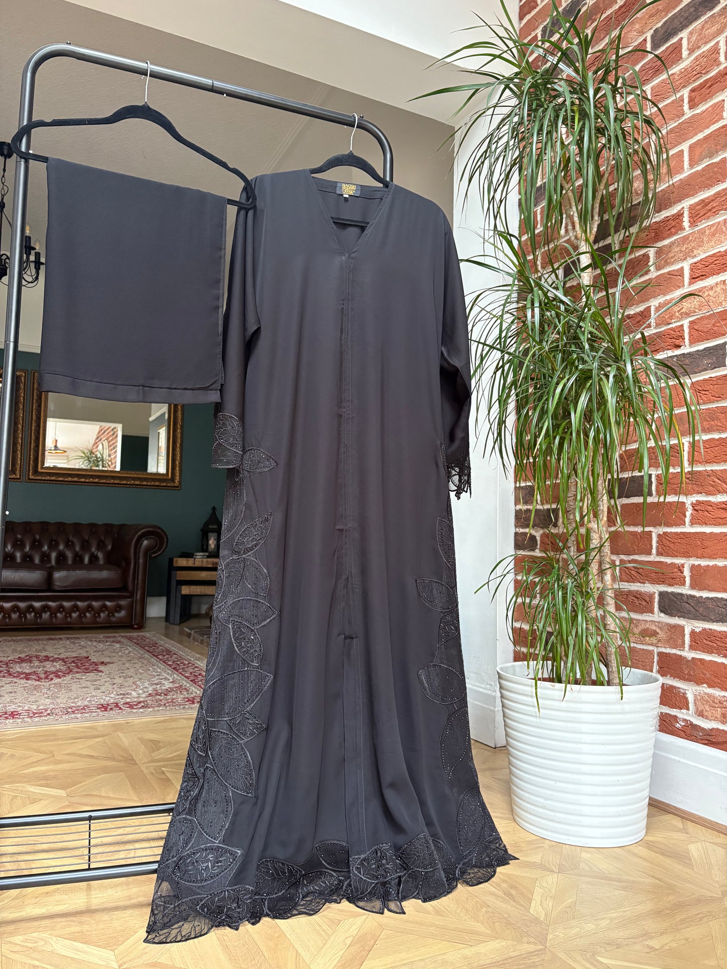 Hibah Lace Abaya