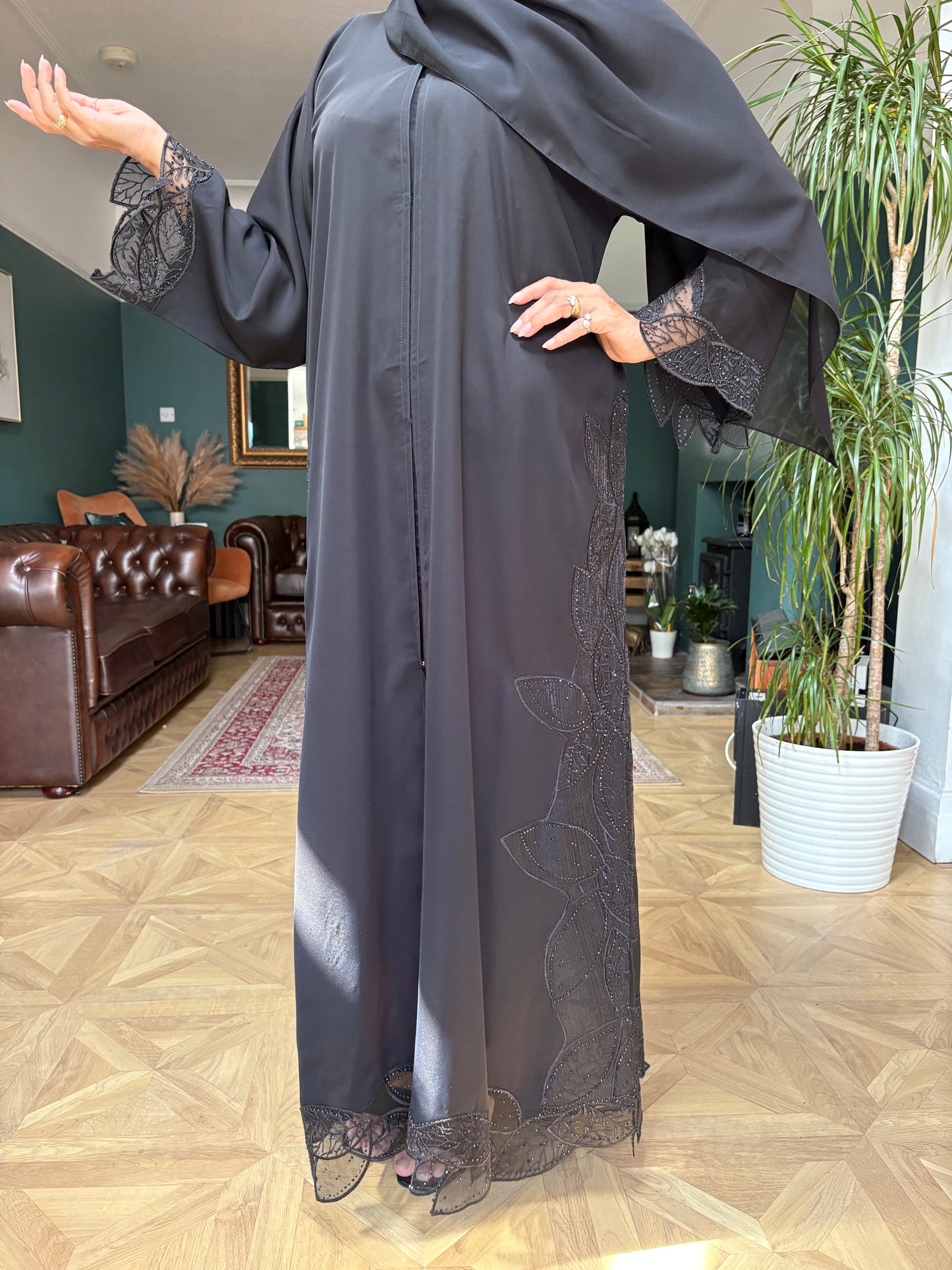 Hibah Lace Abaya
