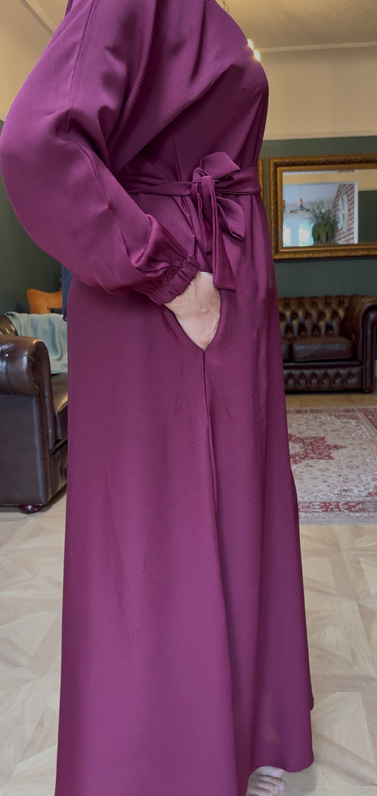 Burgundy classic closed abaya