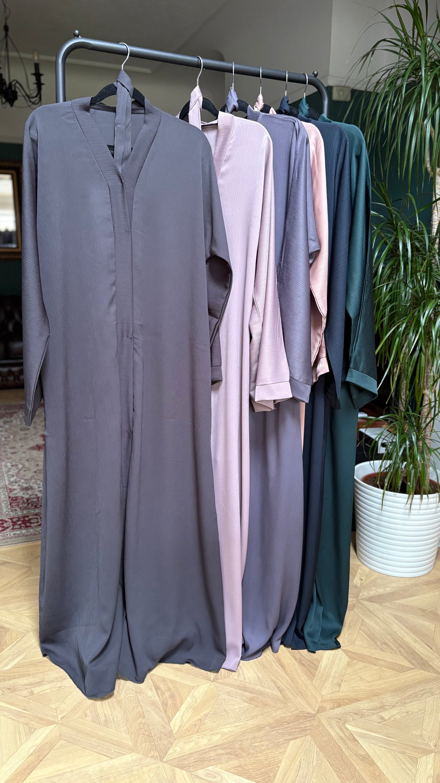 Mauve classic lady.