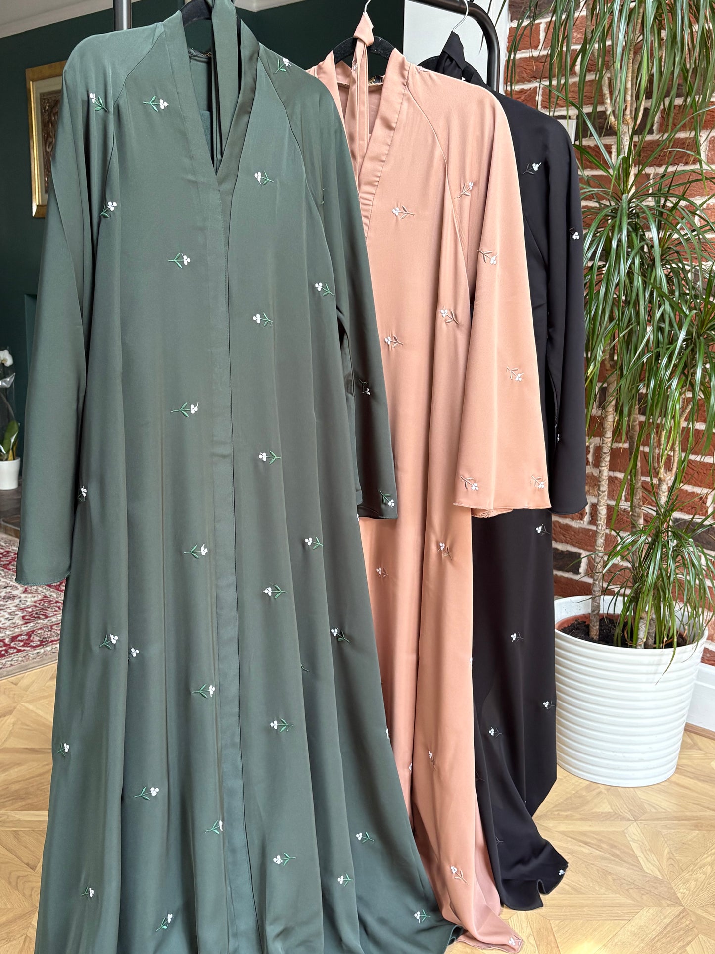 Sarah Abaya - bottle green