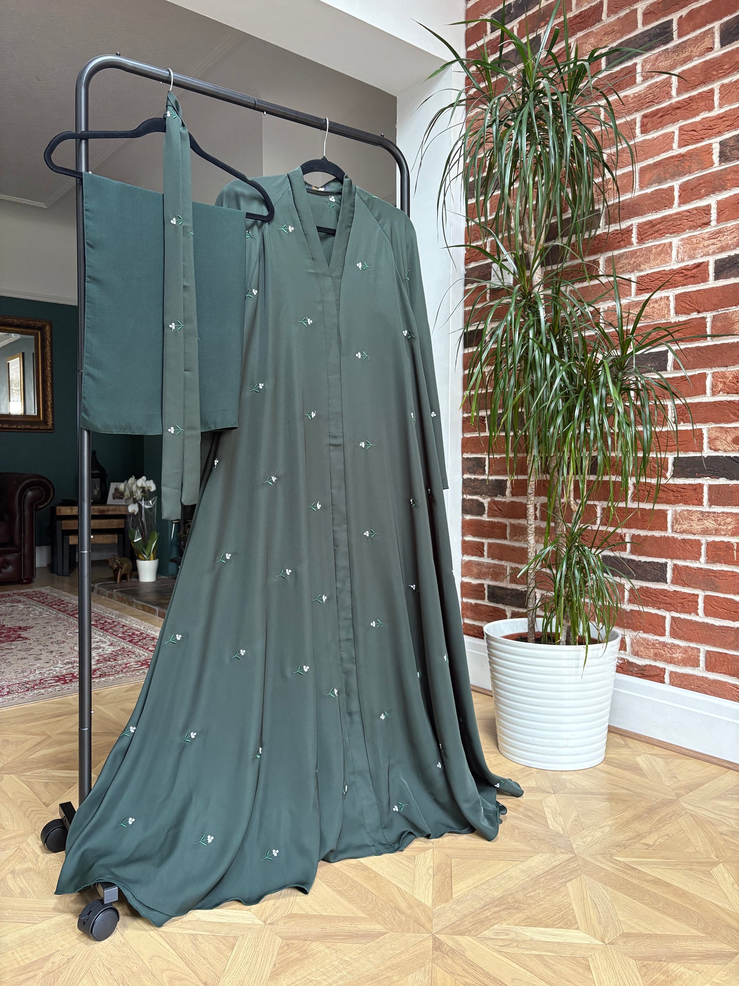 Sarah Abaya - bottle green