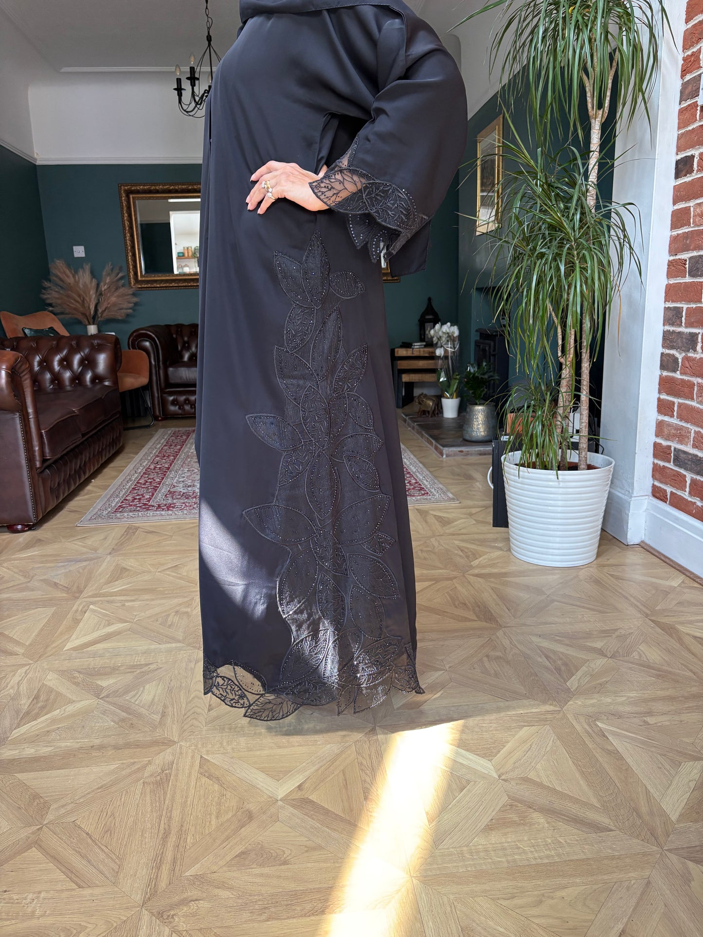 Hibah Lace Abaya