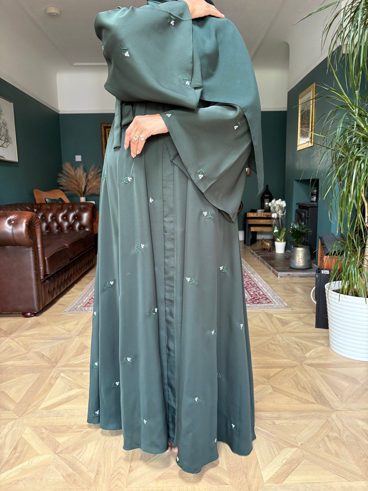 Sarah Abaya - bottle green